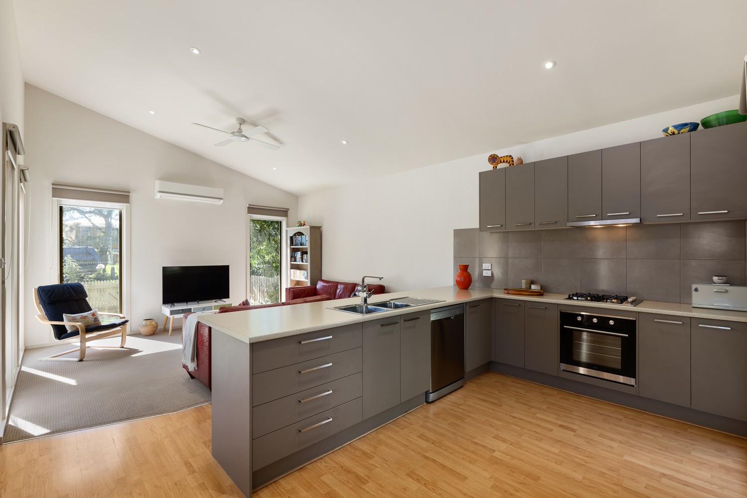 1 Innisfree Walk, Kilsyth, VIC 3137, Kilsyth - Thumbnail 3