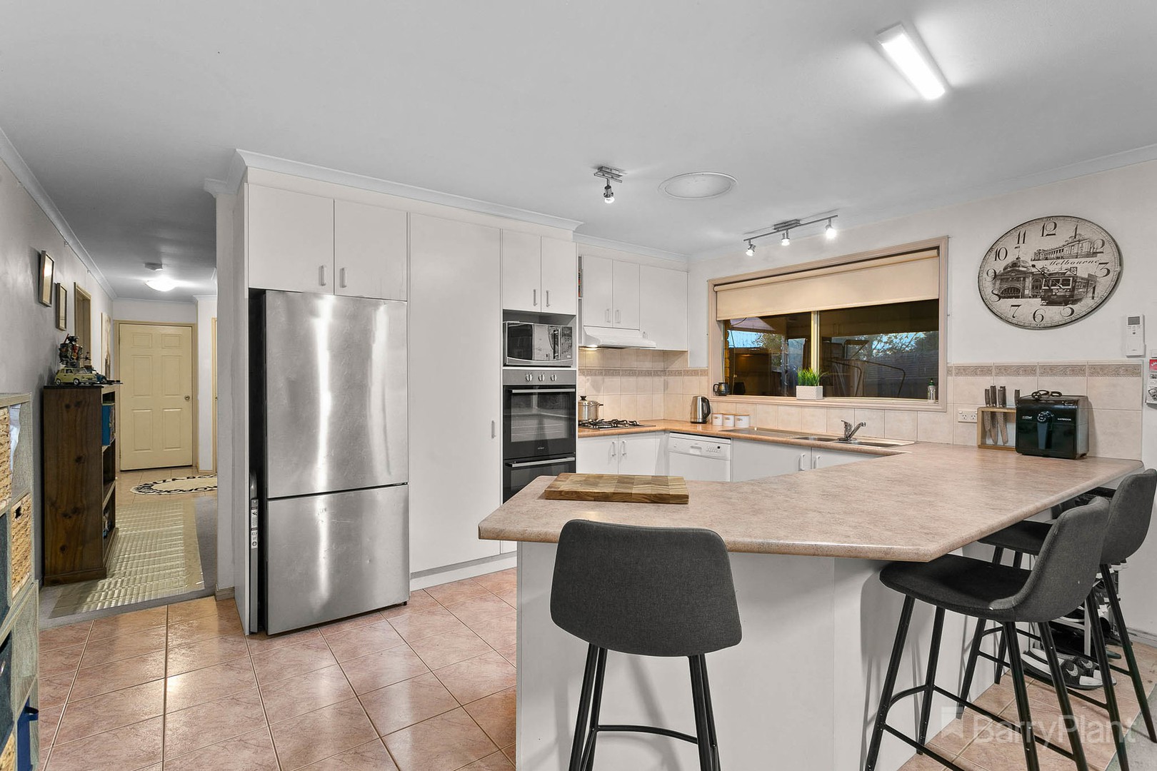 1 Jacqueline Place, Pakenham, VIC 3810, Pakenham - Thumbnail 2