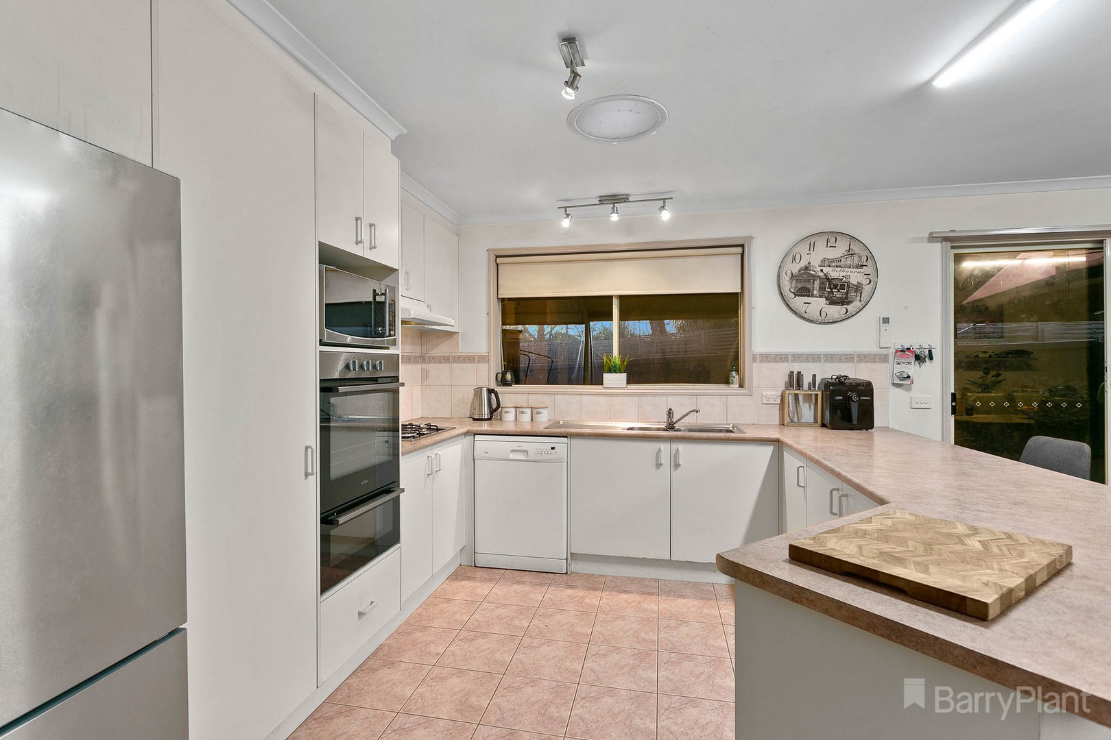 1 Jacqueline Place, Pakenham, VIC 3810, Pakenham - Thumbnail 3
