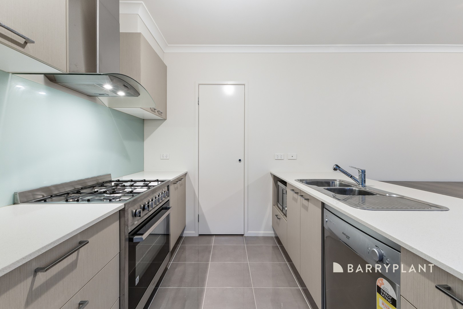 1 Jarrod Drive, Pakenham, VIC 3810, Pakenham - Thumbnail 4