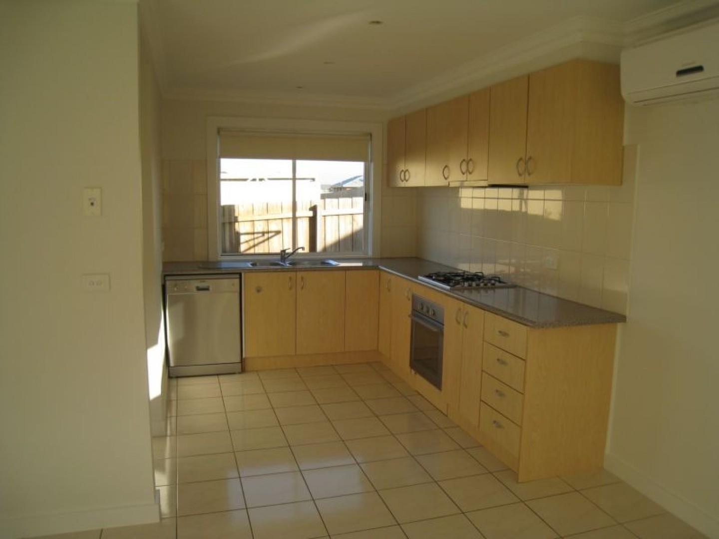 1 Jolley Rise, Melton, VIC 3337, Melton - Thumbnail 3