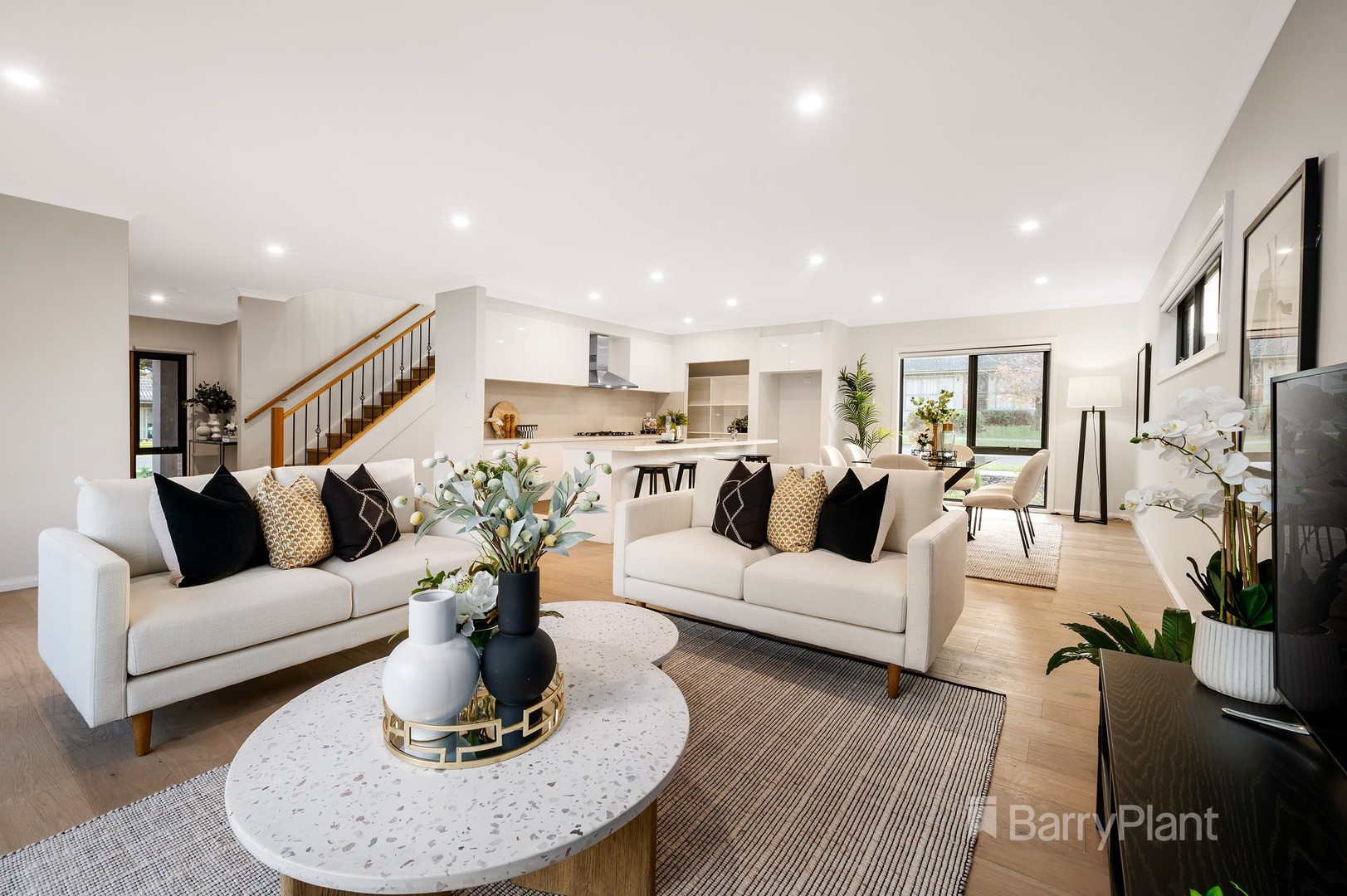 1 Kirrawee Avenue, Wantirna South, VIC 3152, Wantirna South - Thumbnail 2