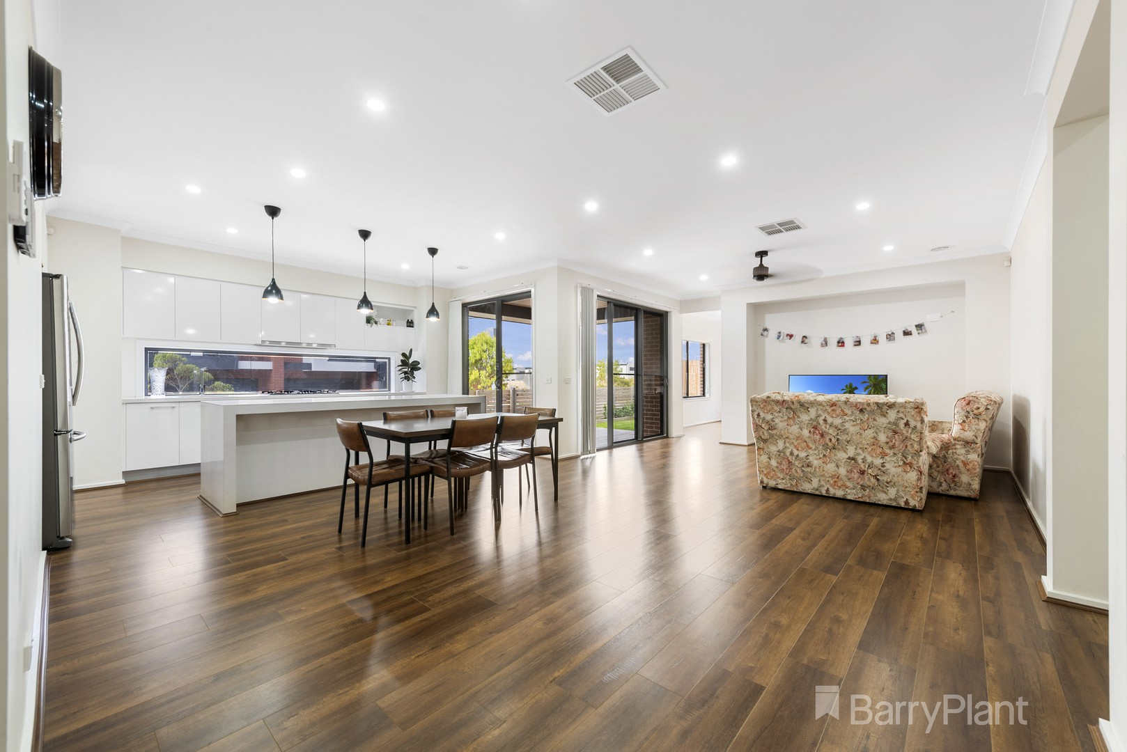 1 Lamaro Way, Wyndham Vale, VIC 3024, Wyndham Vale - Thumbnail 3