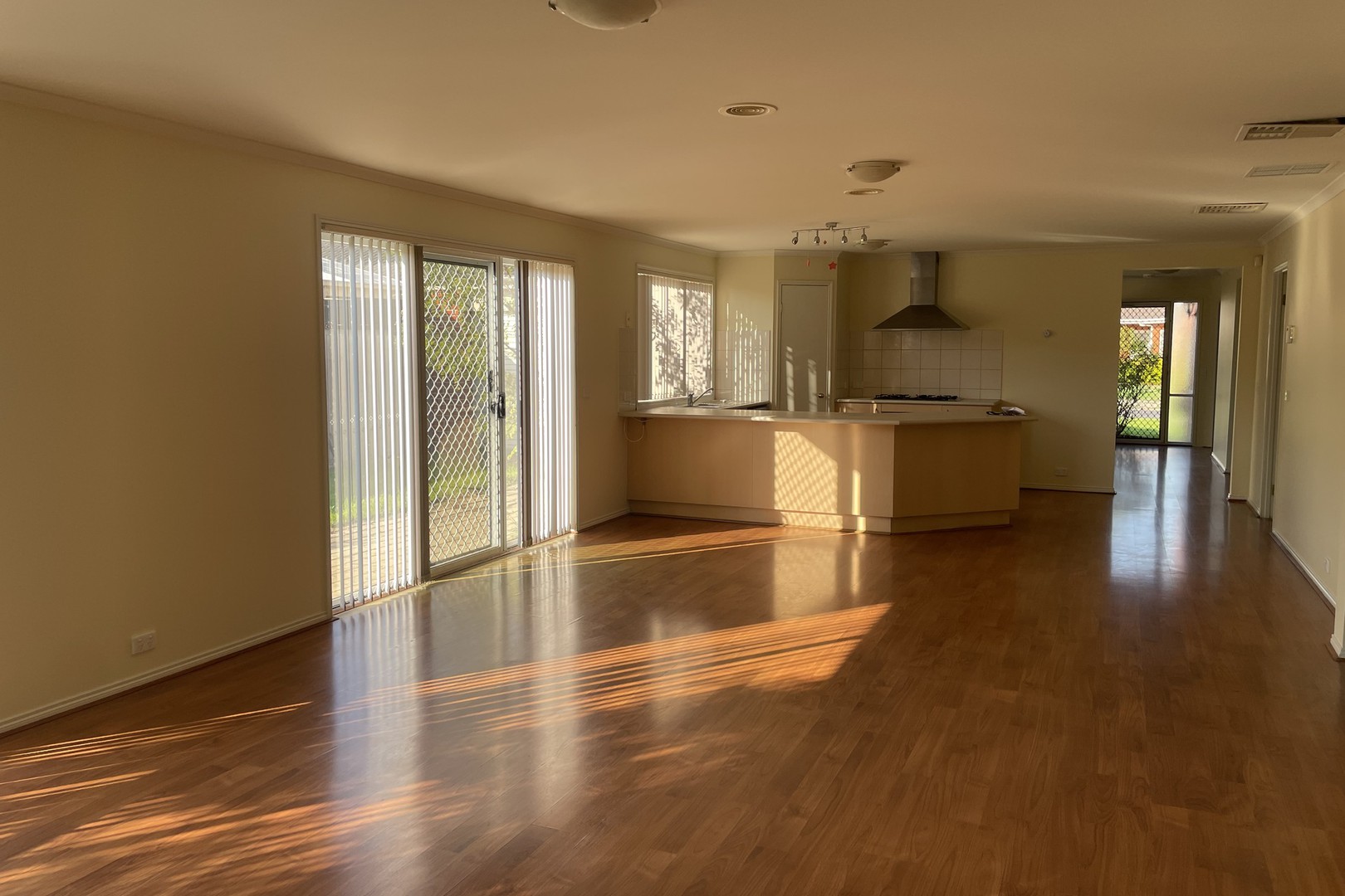 1 Lanark Court, Point Cook, VIC 3030, Point Cook - Thumbnail 4