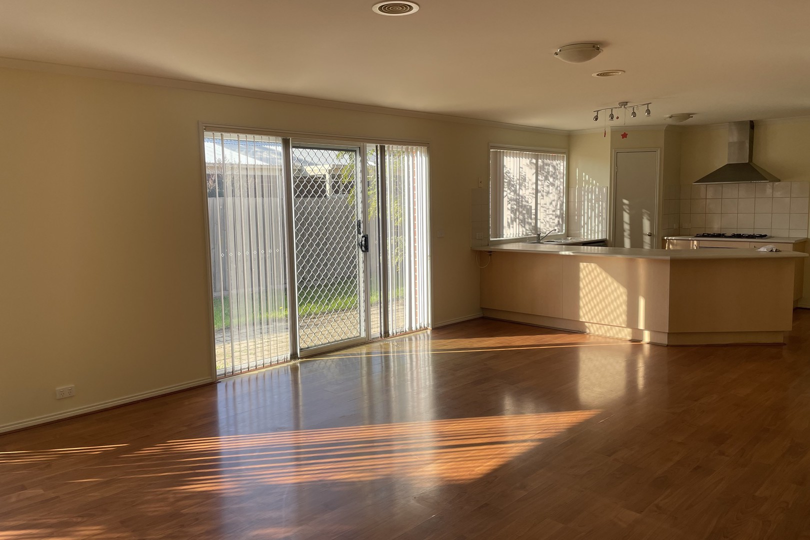 1 Lanark Court, Point Cook, VIC 3030, Point Cook - Thumbnail 5