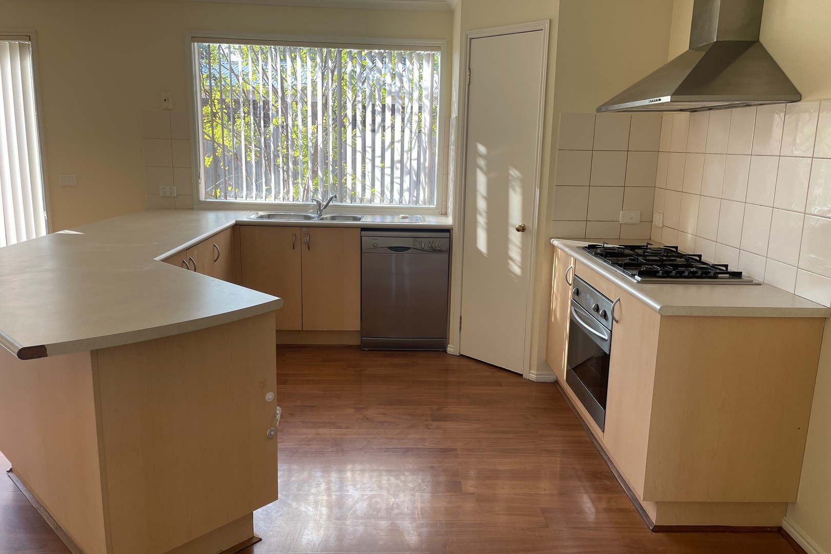 1 Lanark Court, Point Cook, VIC 3030, Point Cook - Thumbnail 6