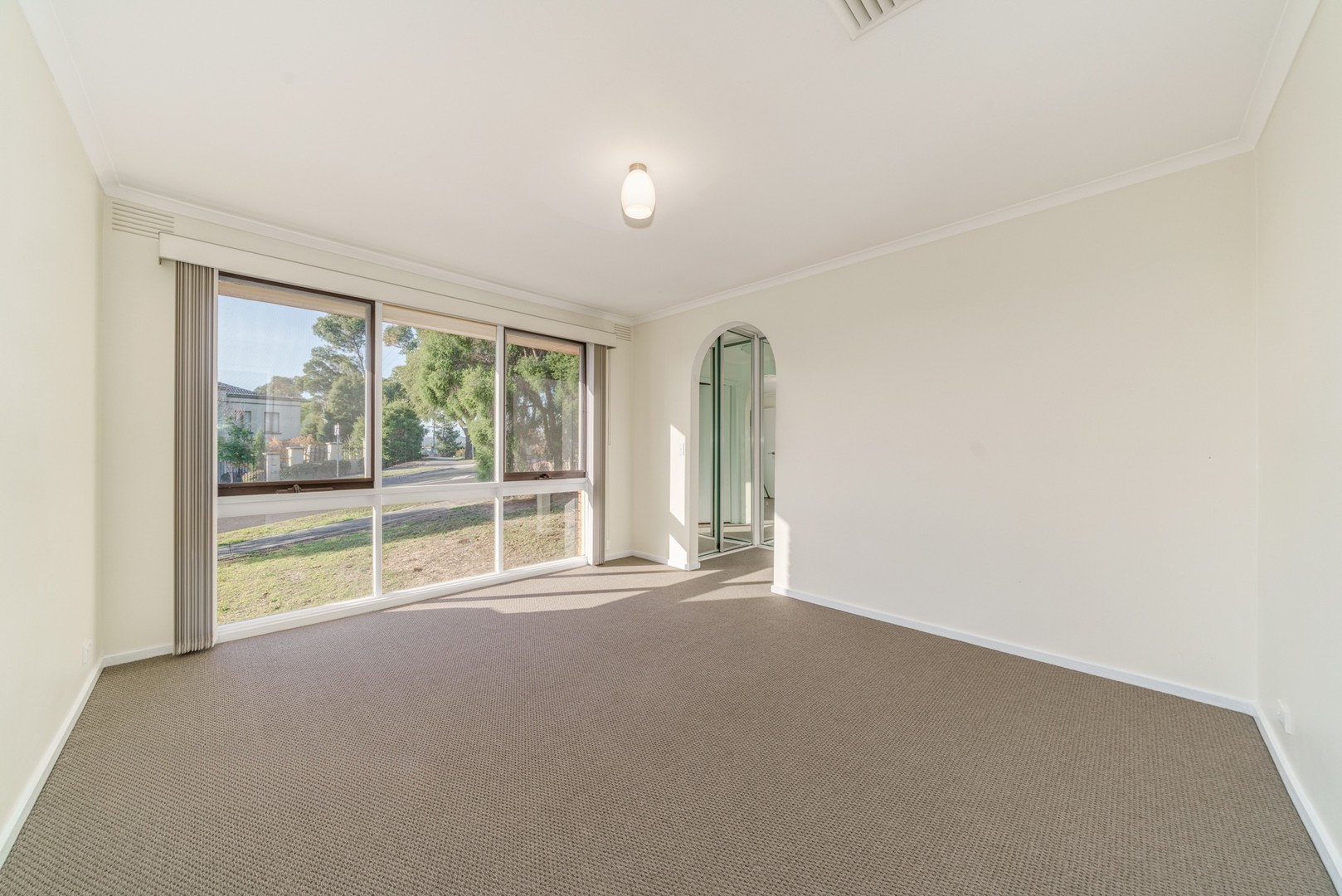 1 Laviah Court, Templestowe, VIC 3106, Templestowe - Thumbnail 2