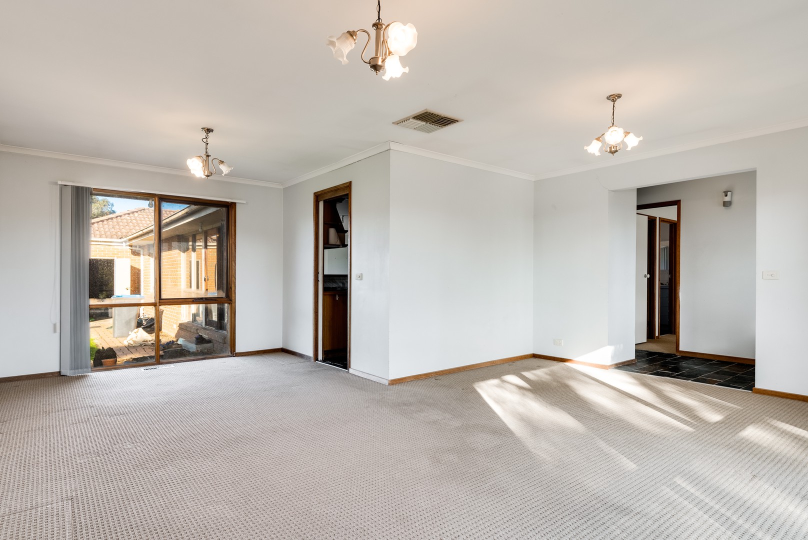 1 Leah Court, Rowville, VIC 3178, Rowville - Thumbnail 2