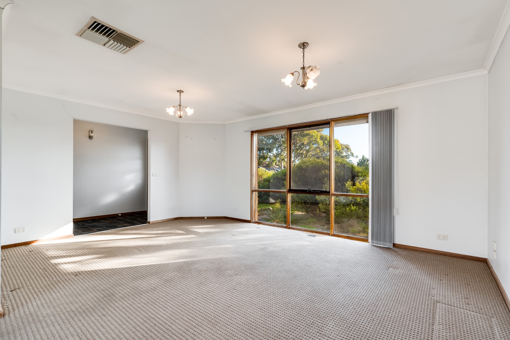 1 Leah Court, Rowville, VIC 3178, Rowville - Thumbnail 3