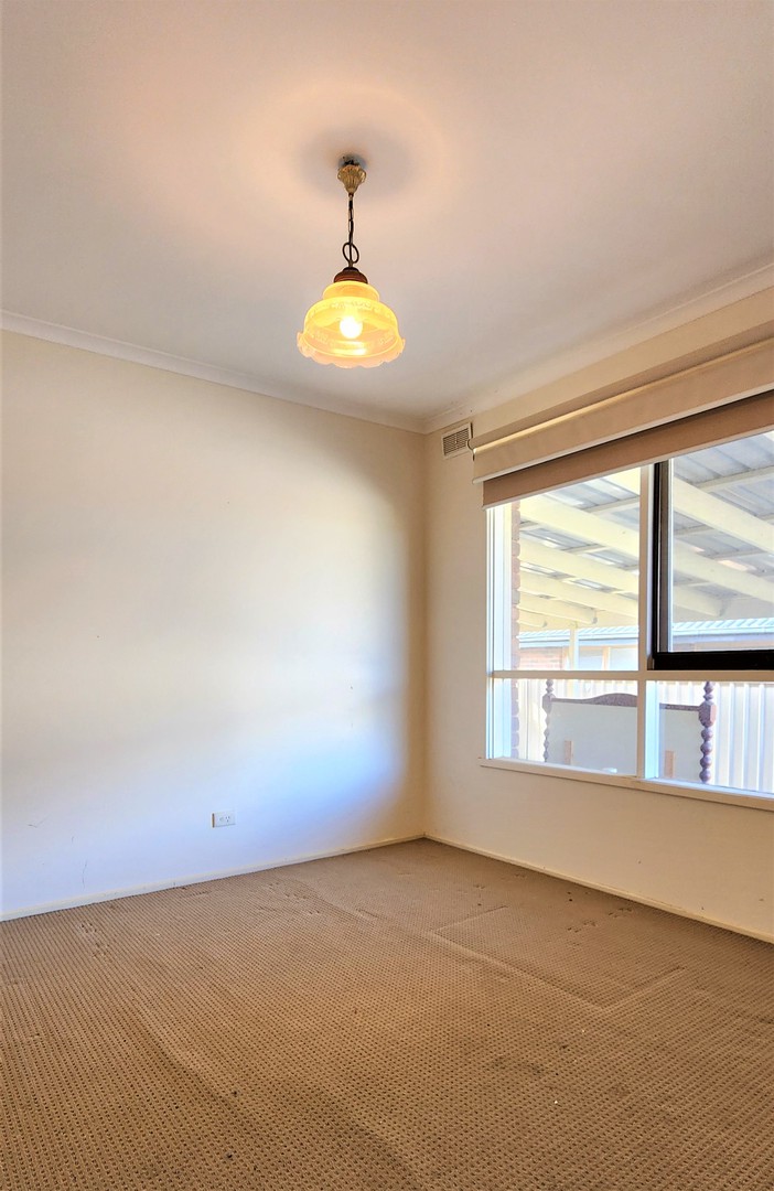 1 Leicester Crescent, Melton, VIC 3337 - Thumbnail 1 - 08/05/2025