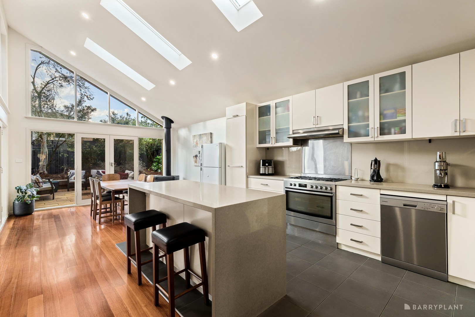 1 Leon Court, Donvale, VIC 3111 - Thumbnail 2 - 14/10/2025