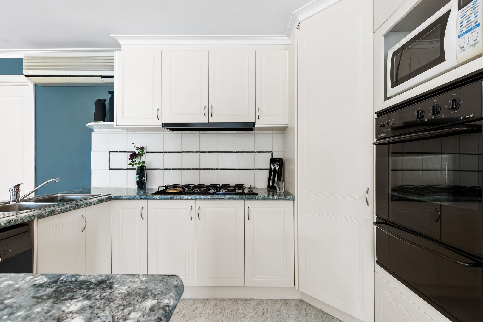 1 Lewis Avenue, Burnside, VIC 3023, Burnside - Thumbnail 5