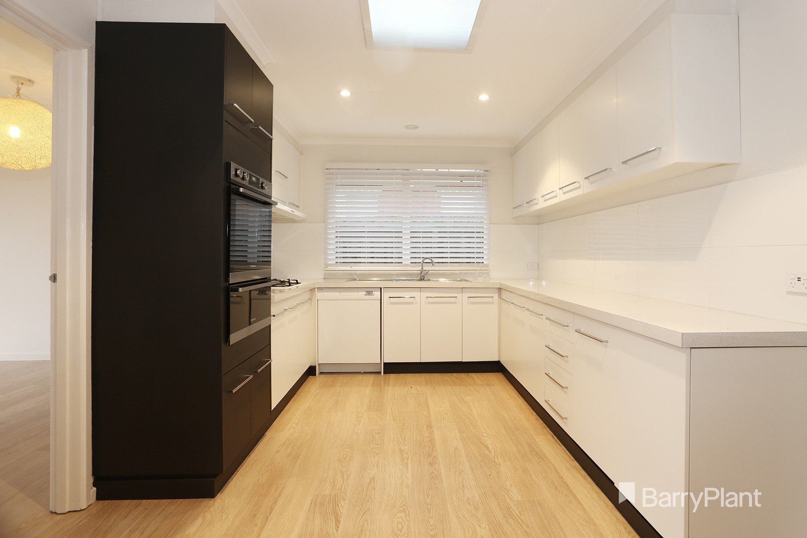 1 Lodge Crescent, Berwick, VIC 3806, Berwick - Thumbnail 4