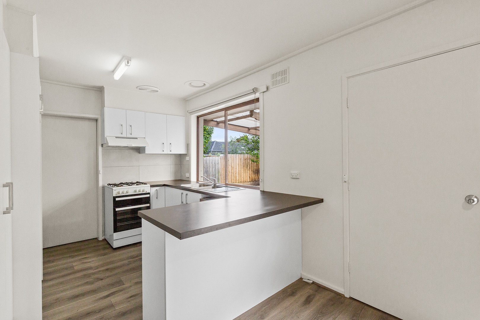 1 Logan Street, Frankston, VIC 3199, Frankston - Thumbnail 2