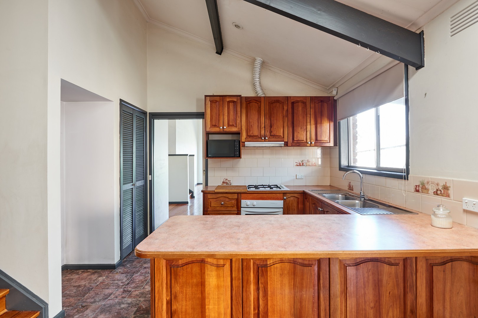 1 London Court, Dandenong North, VIC 3175 - Thumbnail 2 - 02/11/2023