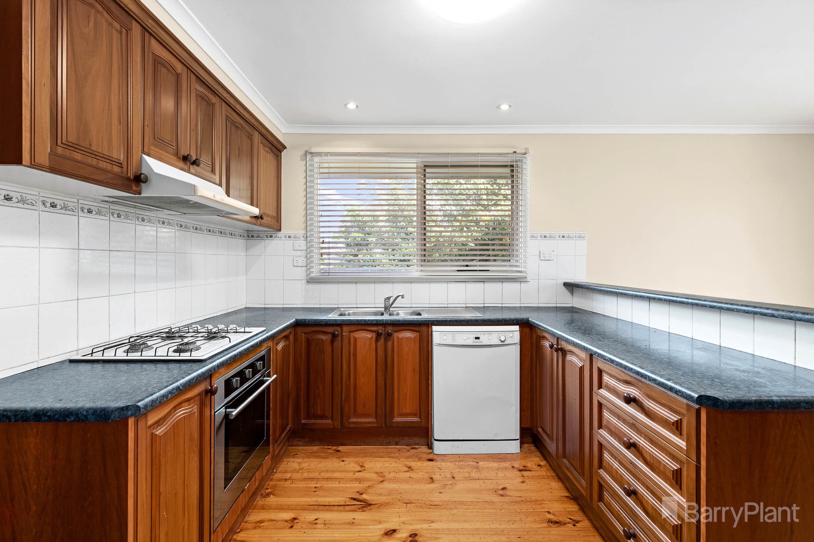 1 Lucerne Court, Narre Warren, VIC 3805, Narre Warren - Thumbnail 2