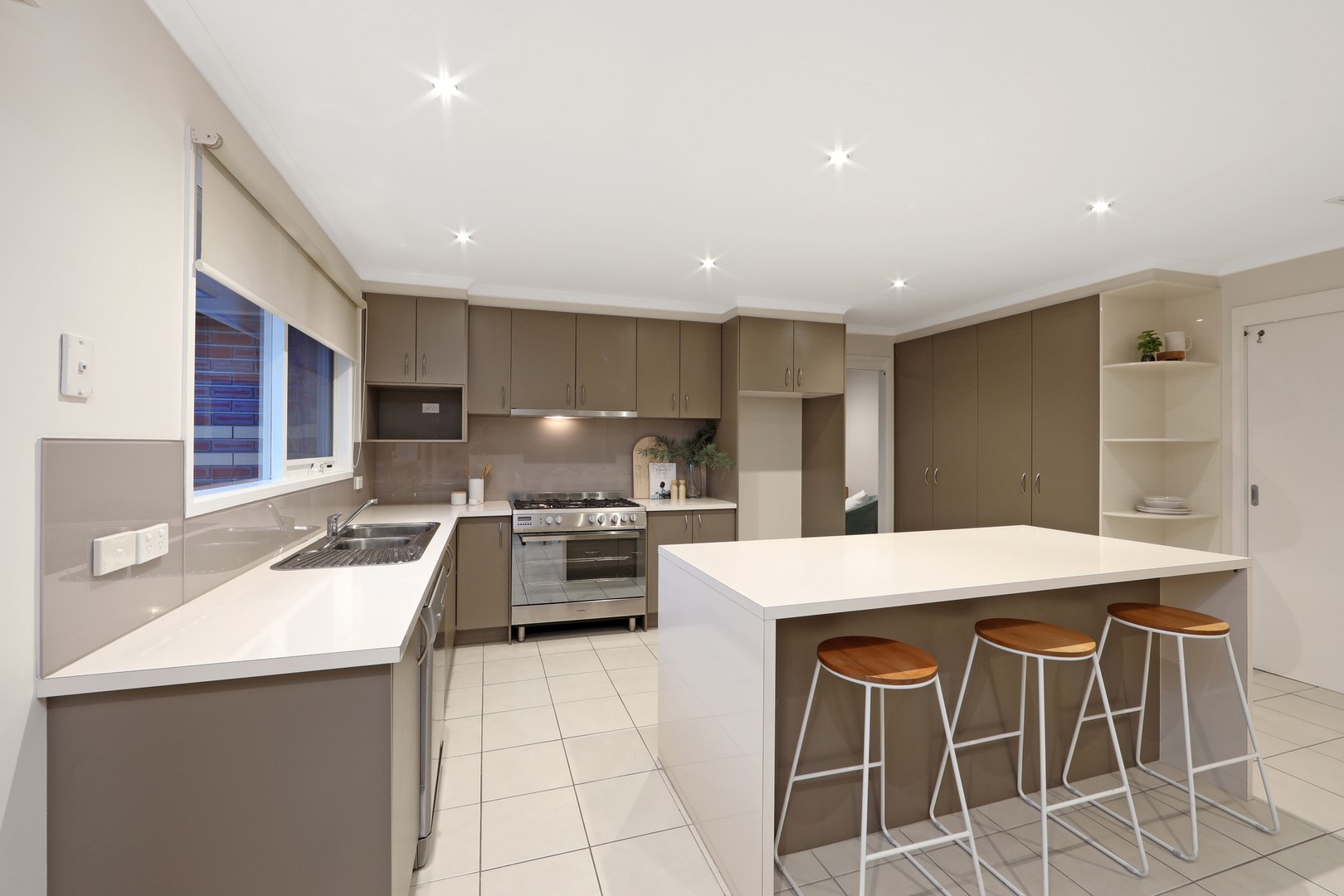 1 Macgregor Court, Rowville, VIC 3178, Rowville - Thumbnail 4