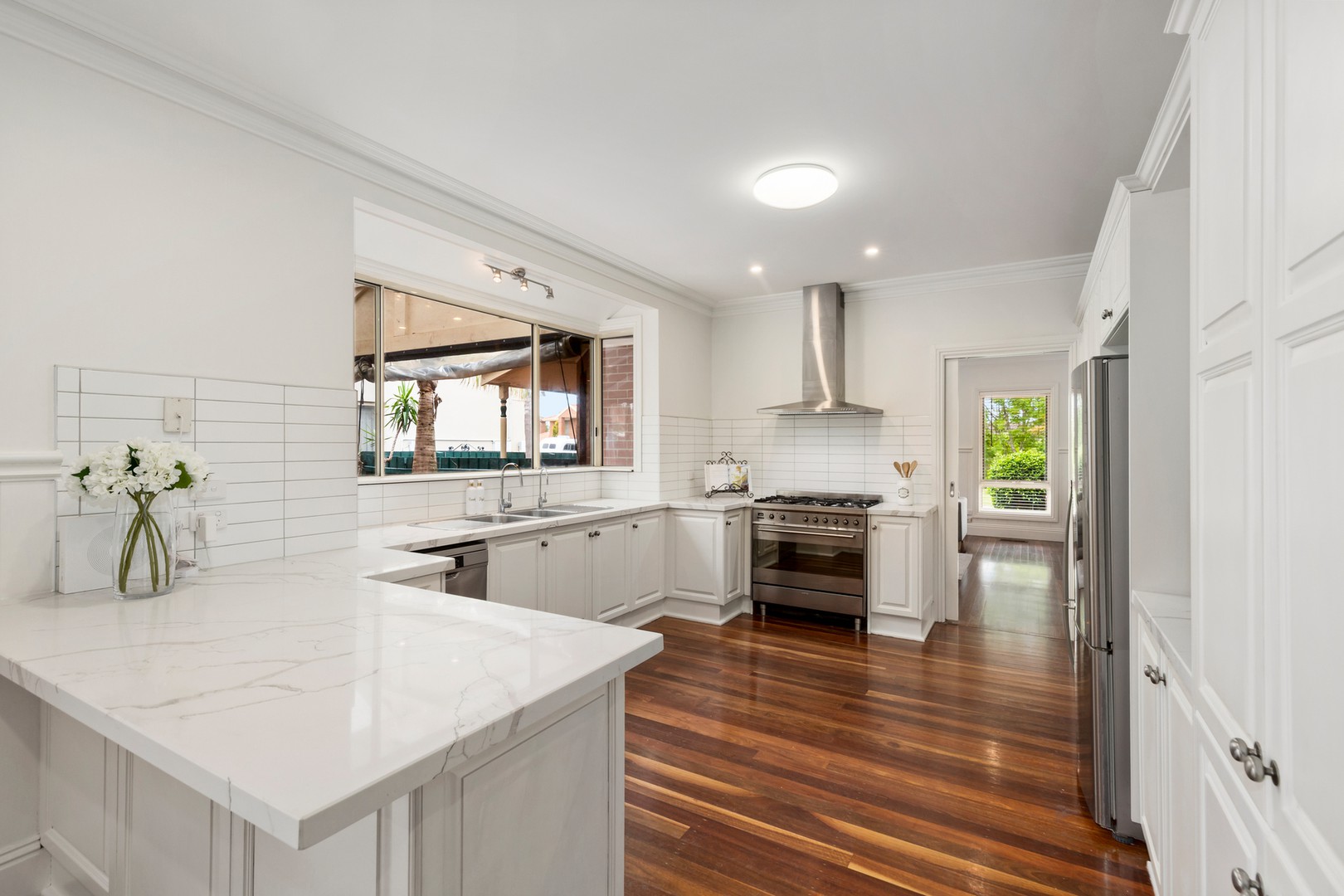 1 Nepean Court, Taylors Lakes, VIC 3038 - Thumbnail 2 - 07/12/2021