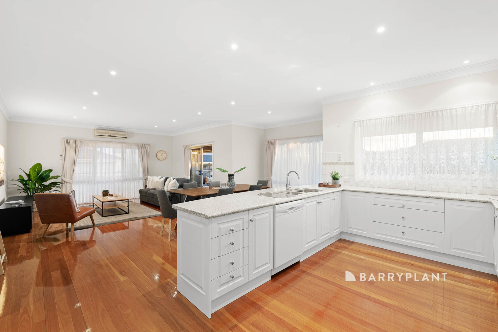 1 Nightingale Crescent, Berwick, VIC 3806, Berwick - Thumbnail 5