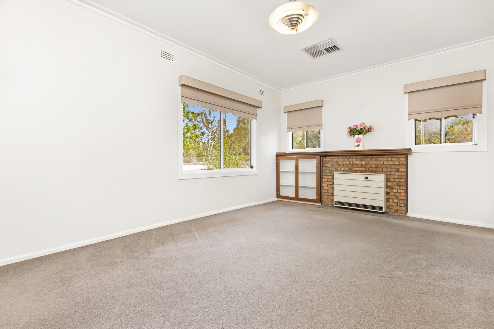 1 Park Street, Red Cliffs, VIC 3496 - Thumbnail 2 - 04/12/2025