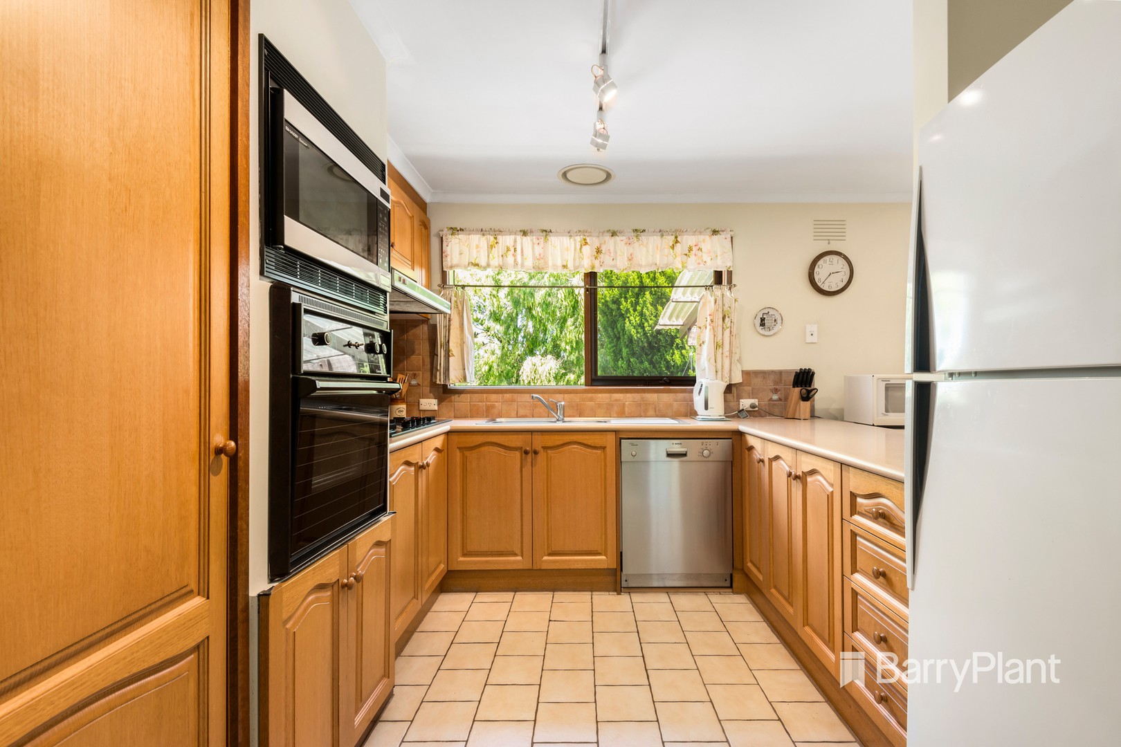 1 Quamby Avenue, Frankston, VIC 3199, Frankston - Thumbnail 2