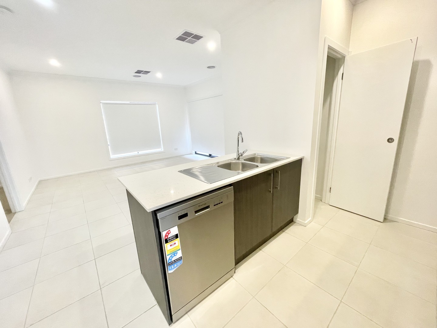 1 Race Street, Fraser Rise, VIC 3336, Fraser Rise - Thumbnail 7