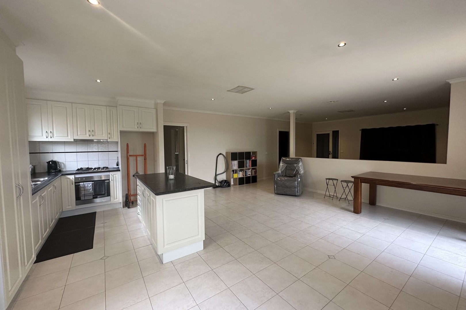 1 Rebecca Court, Hillside, VIC 3037, Hillside - Thumbnail 2