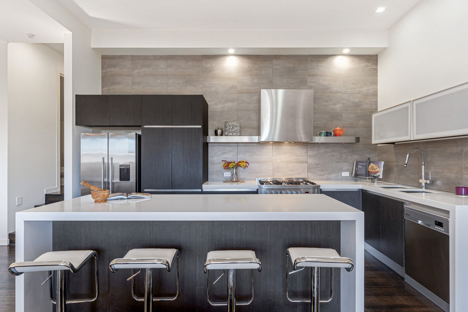 1 Rebecca Place, Niddrie, VIC 3042 - Thumbnail 2 - 10/03/2026