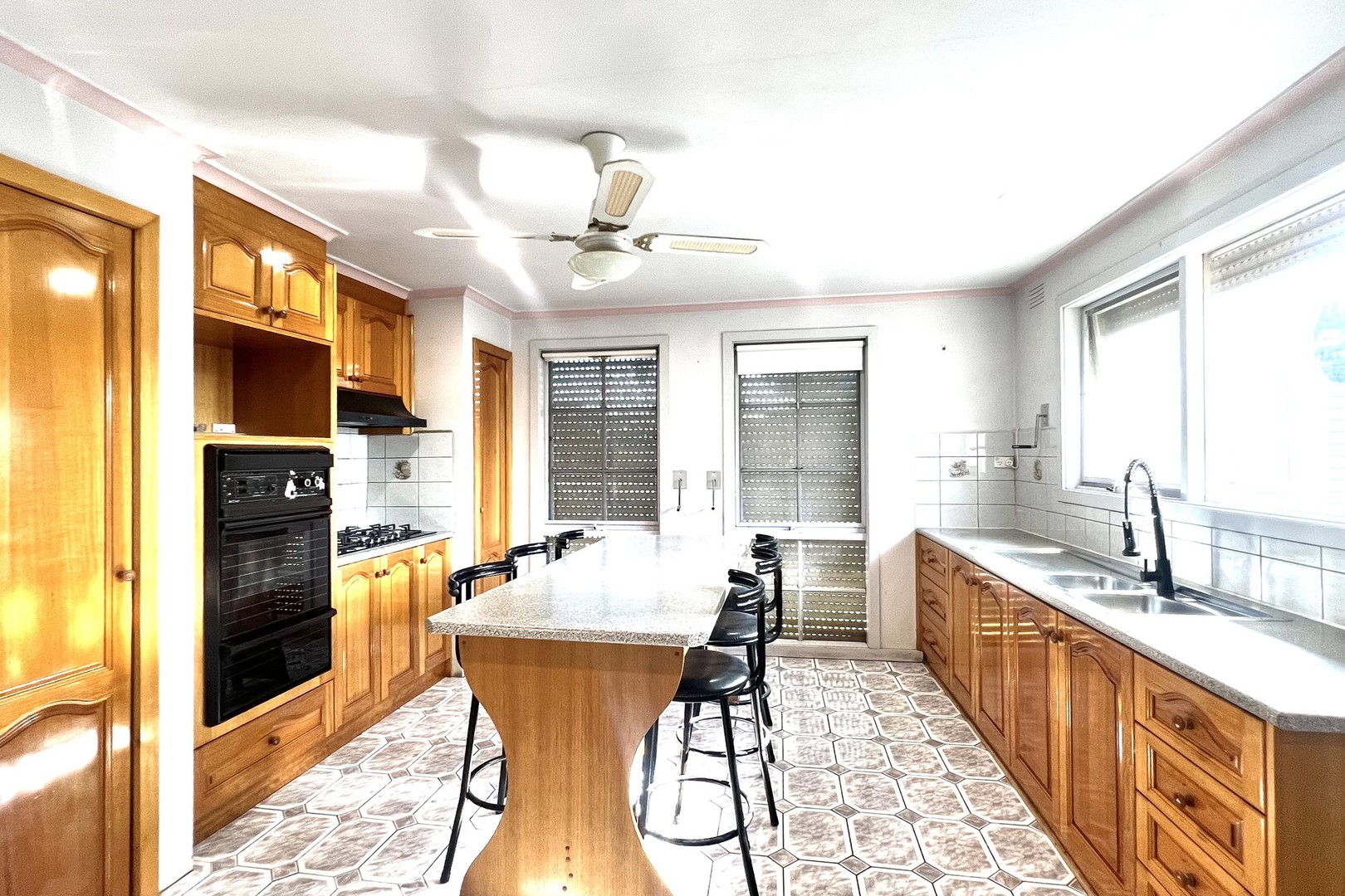 1 Redditch Crescent, Deer Park, VIC 3023, Deer Park - Thumbnail 4