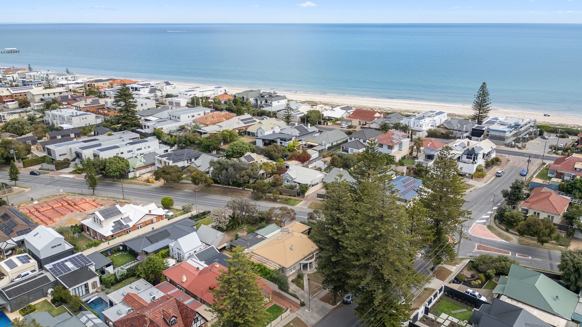 1 Reedie Street, Henley Beach, SA 5022, Henley Beach - Thumbnail 2
