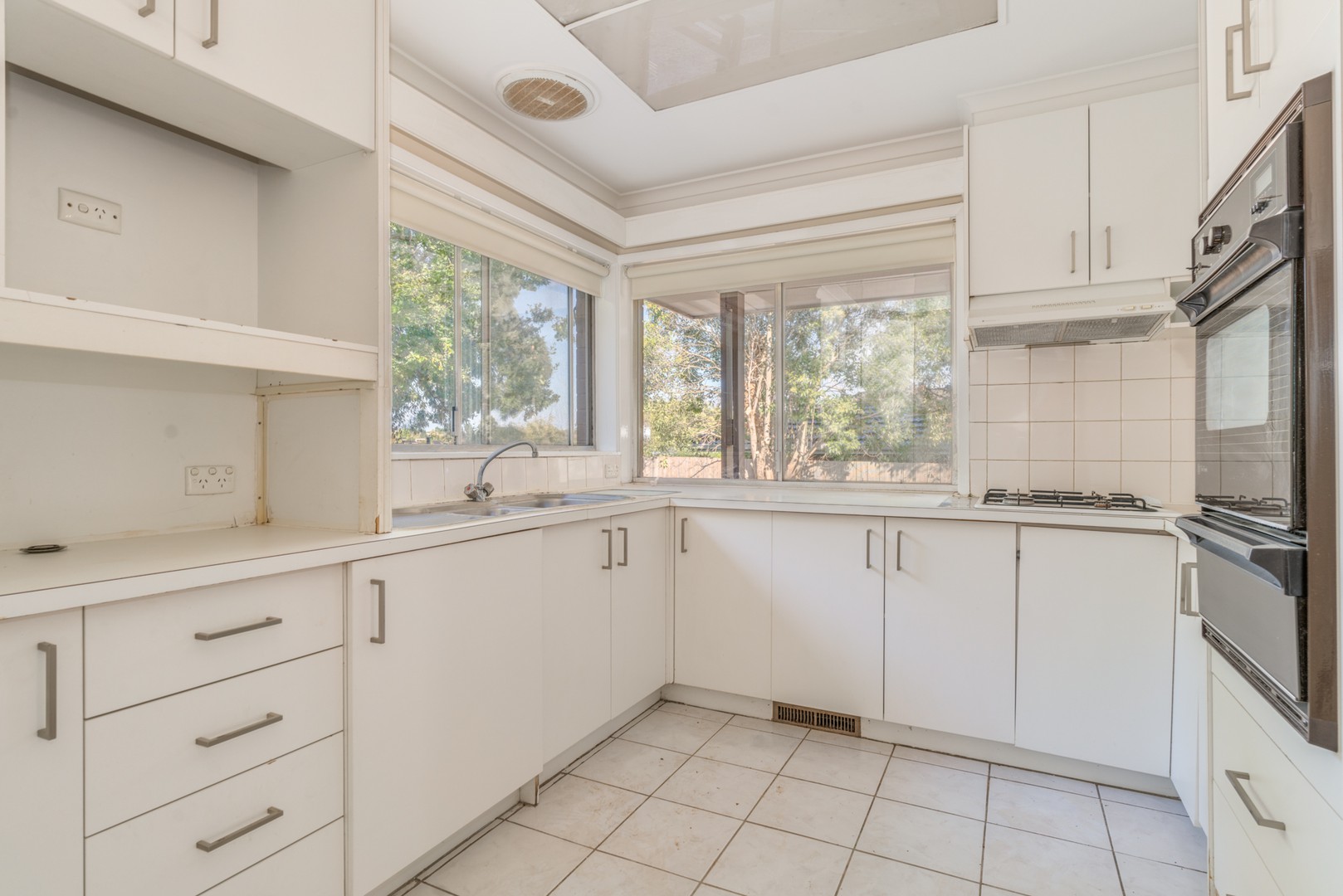 1 Santiago Street, Doncaster, VIC 3108 - Thumbnail 1 - 28/02/2025