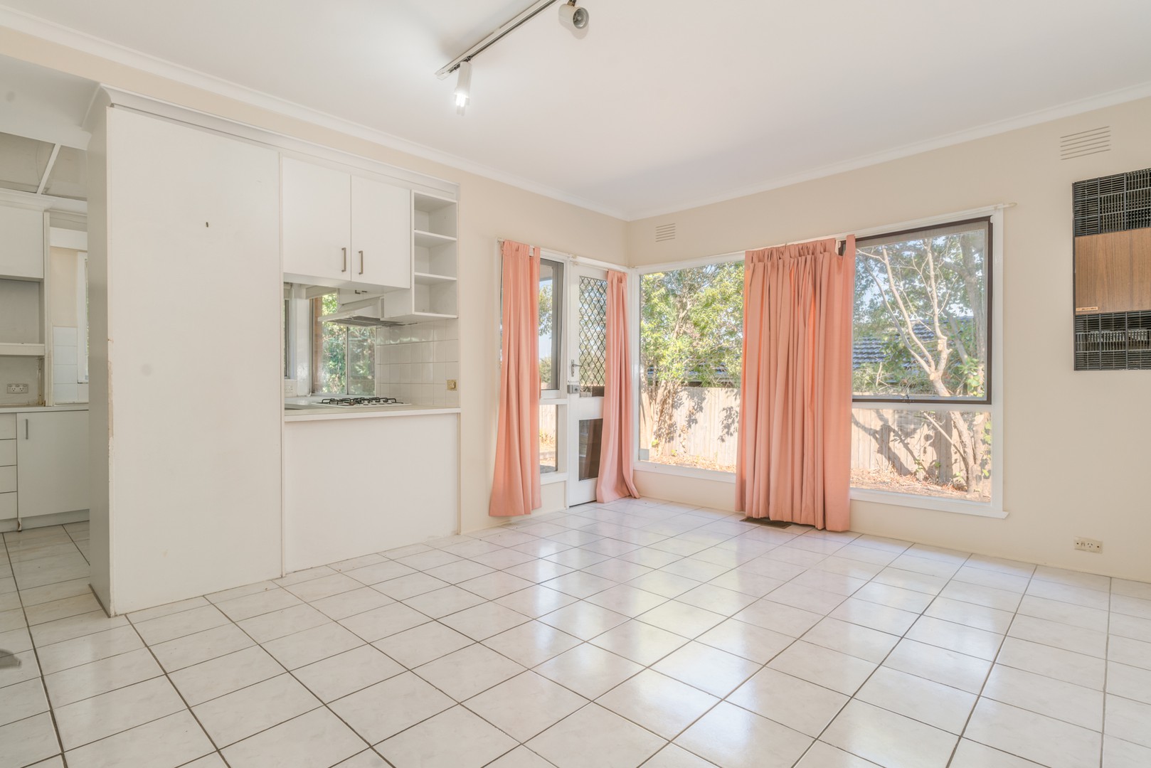 1 Santiago Street, Doncaster, VIC 3108 - Thumbnail 2 - 28/02/2025