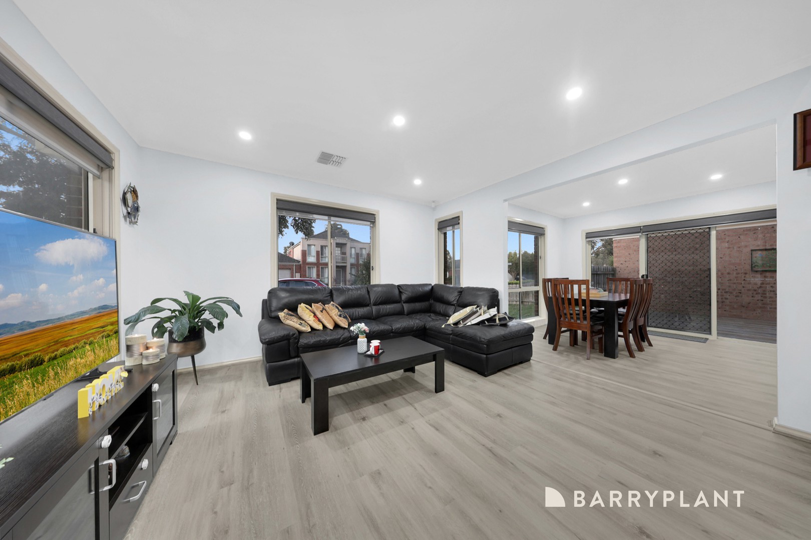 1 Saville Place, South Morang, VIC 3752, South Morang - Thumbnail 2
