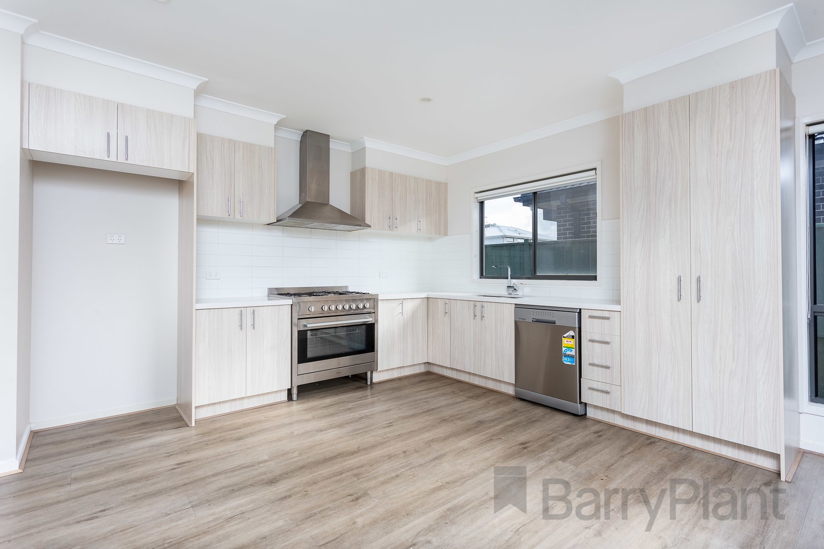 1 Shangrala Road, Thornhill Park, VIC 3335, Thornhill Park - Thumbnail 3