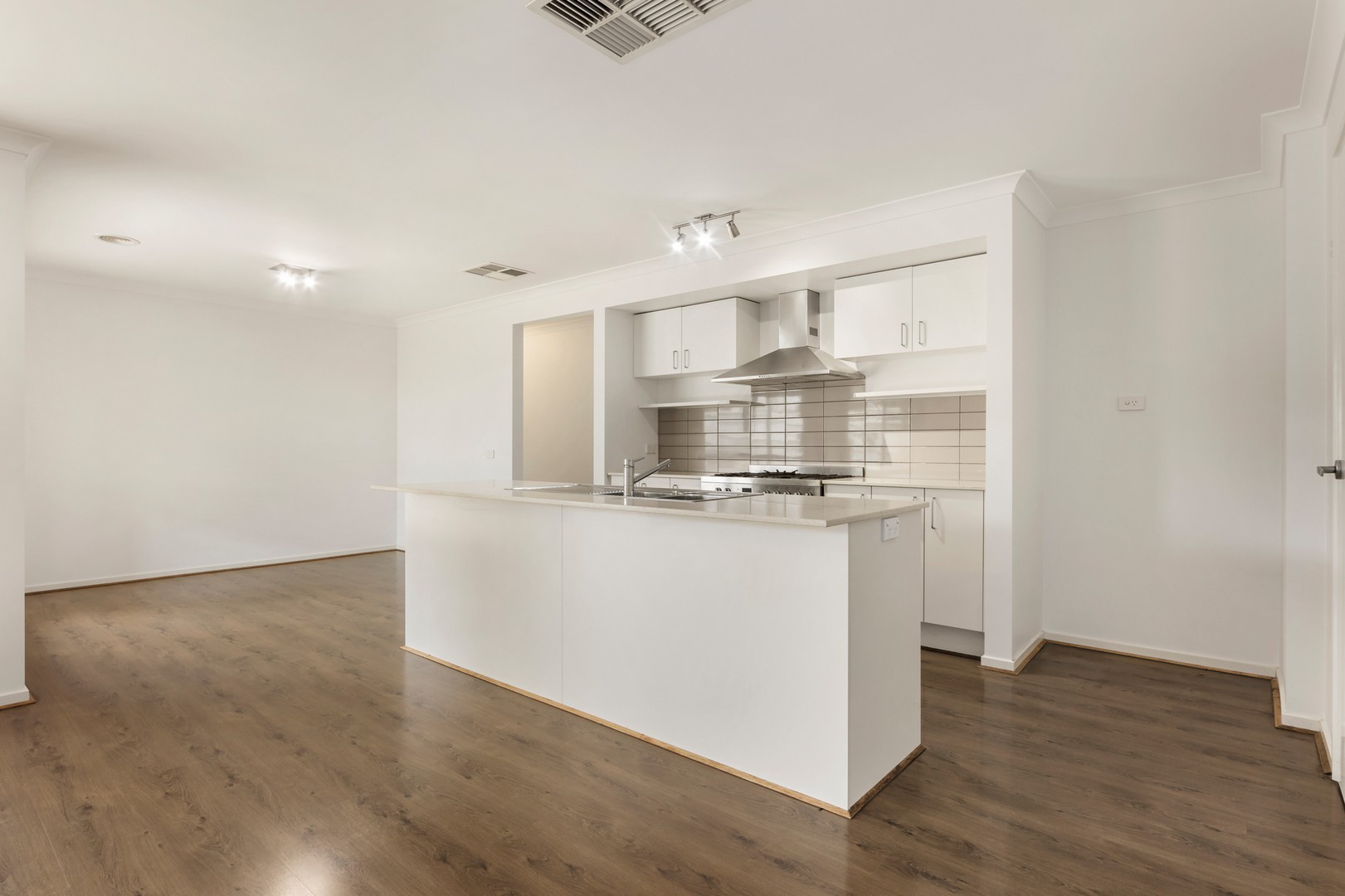 1 Sinnott Street, Doreen, VIC 3754, Doreen - Thumbnail 2