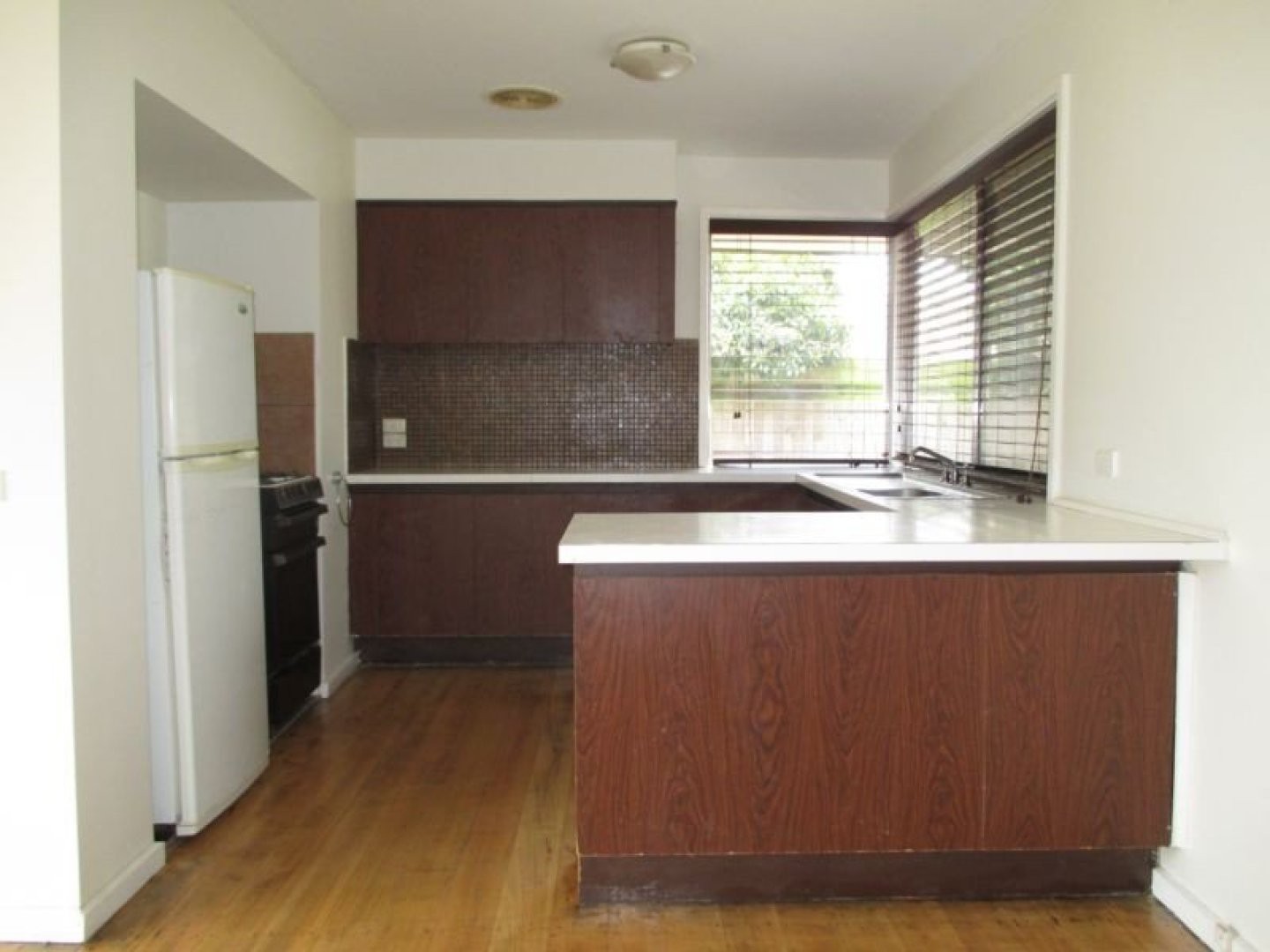 1 Spring Valley Avenue, Craigieburn, VIC 3064, Craigieburn - Thumbnail 2