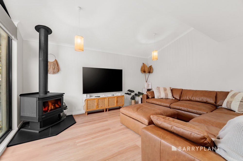 1 Stephanie Close, Ferntree Gully, VIC 3156 - Thumbnail 2 - 18/09/2024