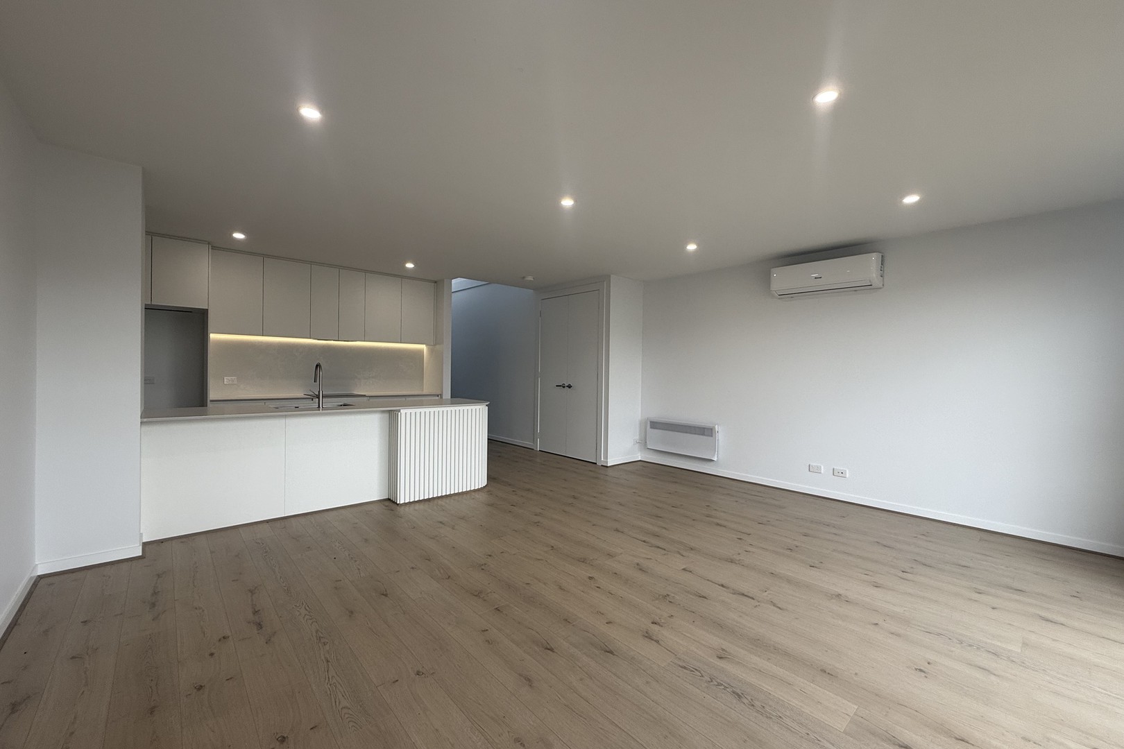 1 Stitch Walk, Fraser Rise, VIC 3336 - Thumbnail 2 - 02/03/2026