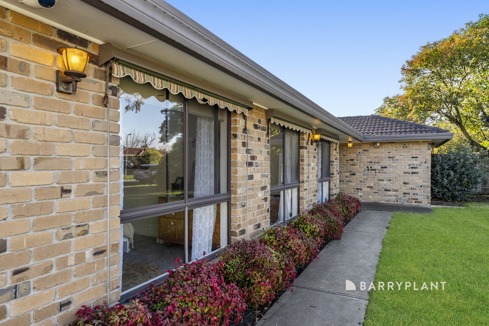 1 Strathavan Drive, Berwick, VIC 3806, Berwick - Thumbnail 2