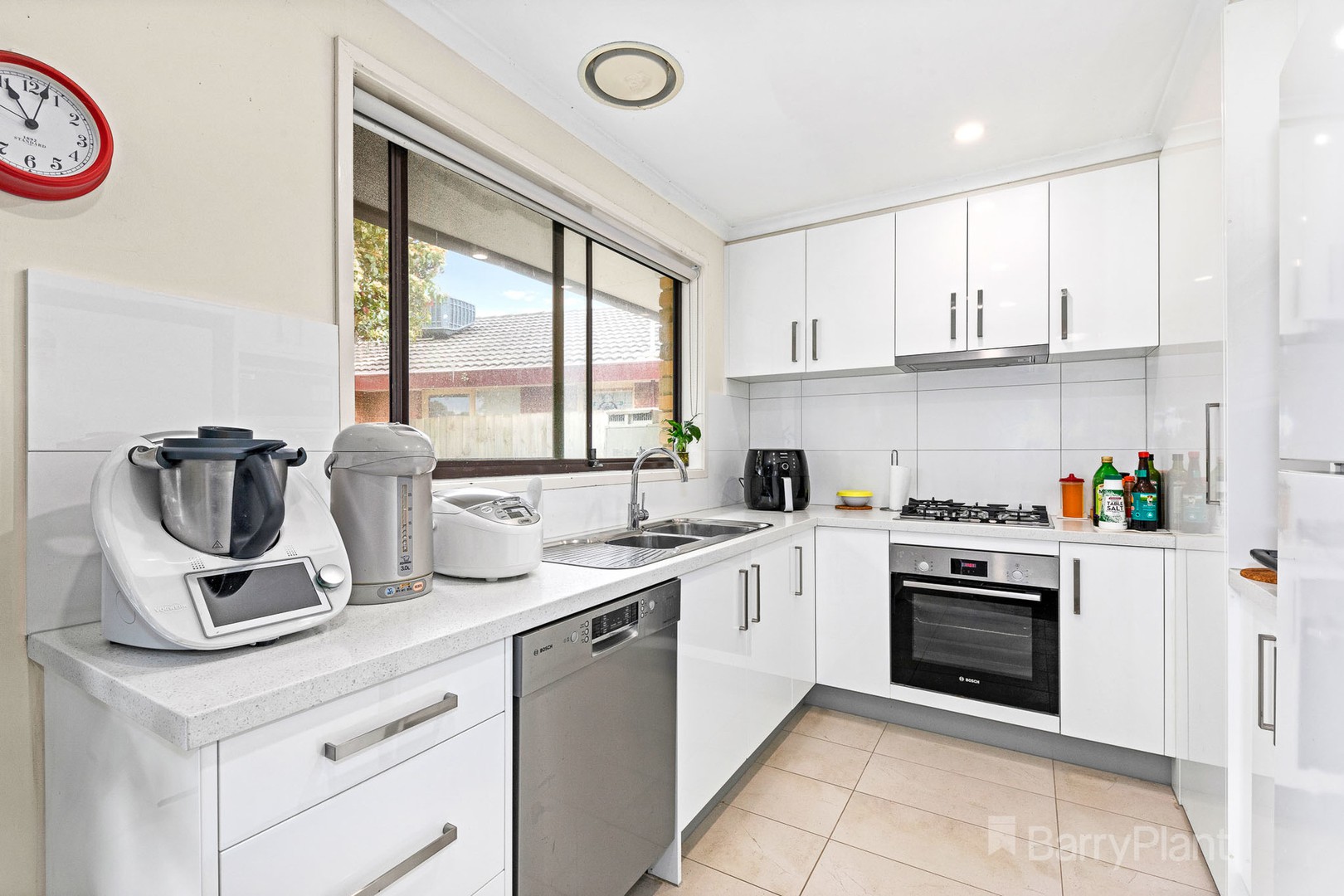1 Strathavan Drive, Berwick, VIC 3806, Berwick - Thumbnail 2