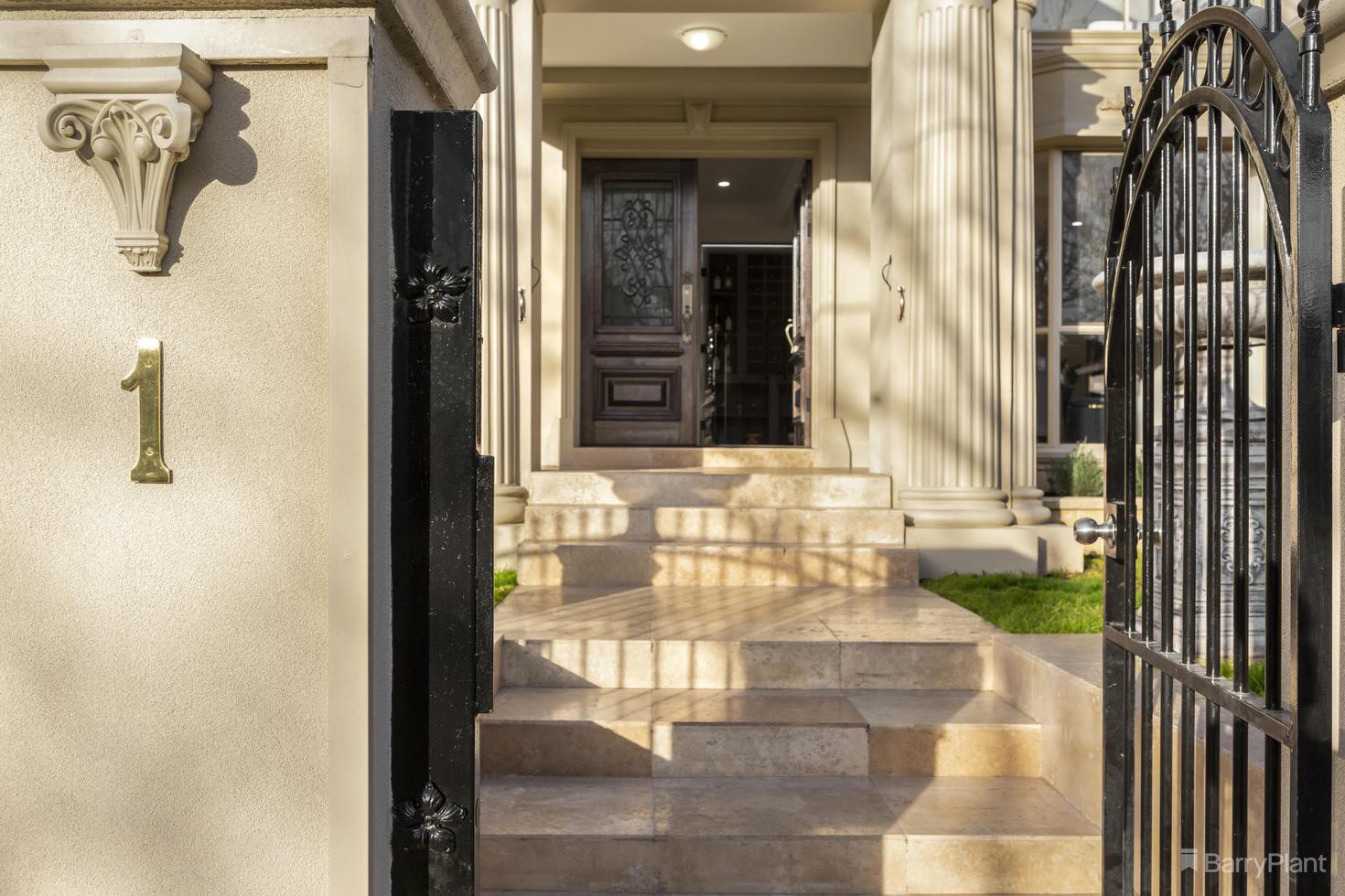 1 Streeton Court, Mont Albert, VIC 3127, Mont Albert - Thumbnail 2