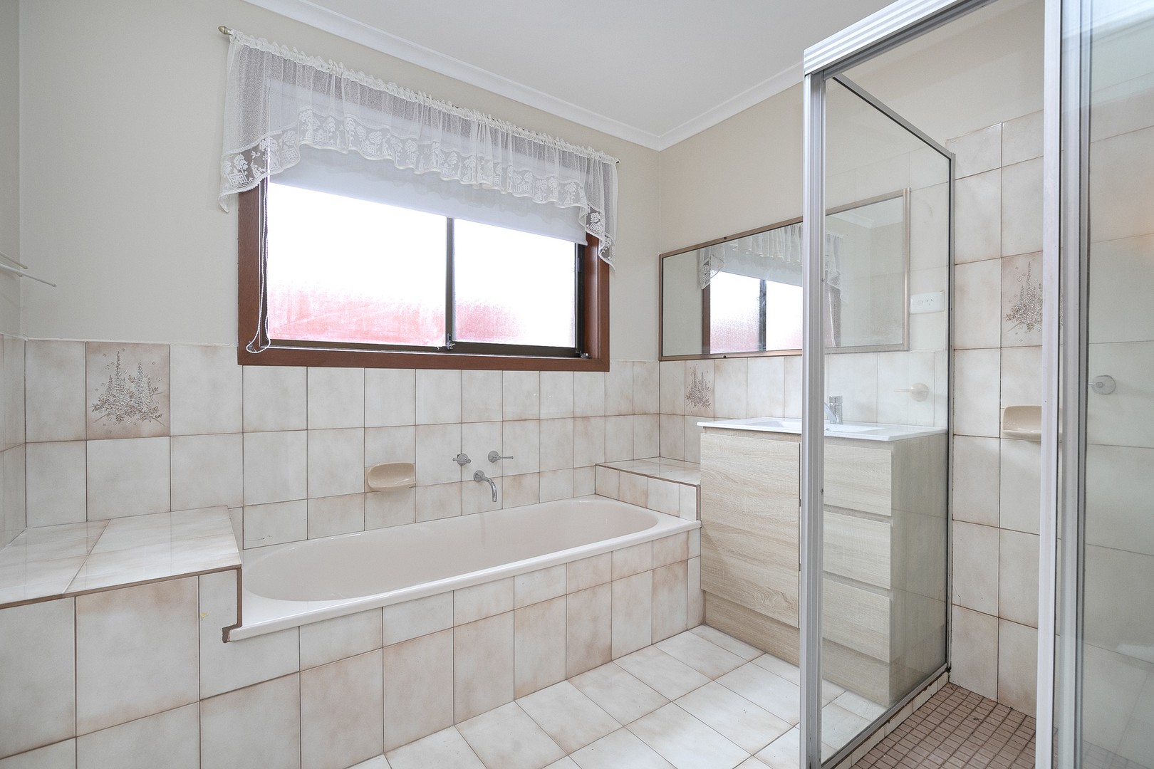 1 Swindon Crescent, Keilor Downs, VIC 3038, Keilor Downs - Thumbnail 3
