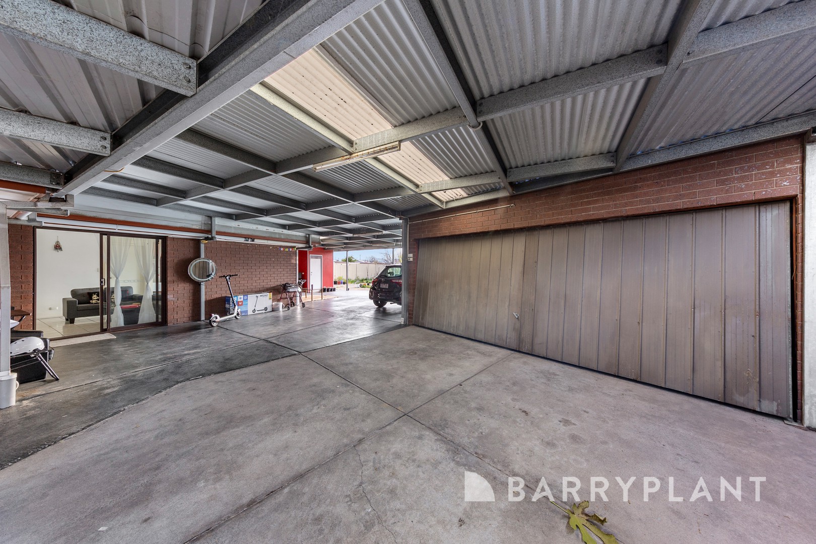 1 Toora Court, St Albans, VIC 3021 - Thumbnail 2 - 12/06/2024