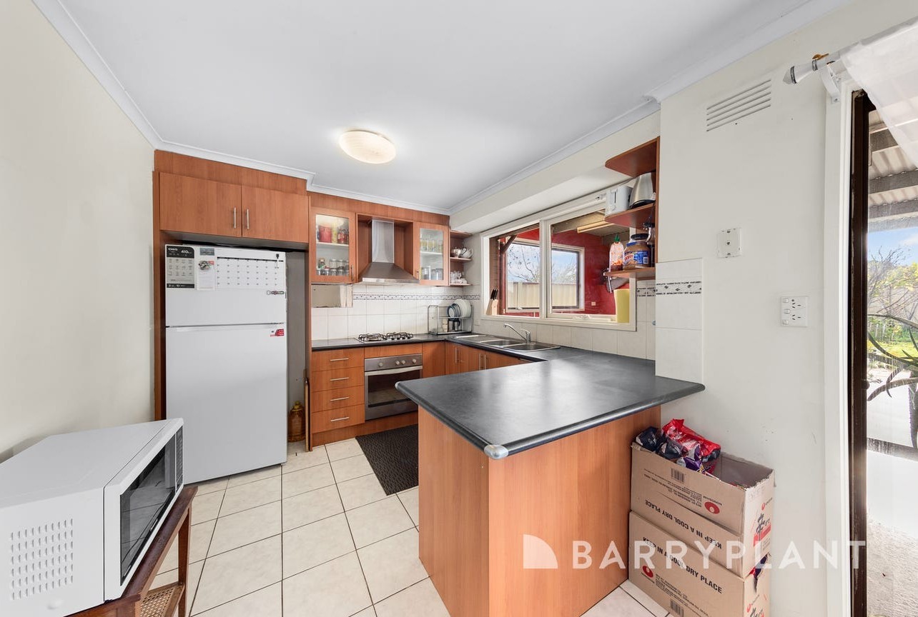 1 Toora Court, St Albans, VIC 3021, St Albans - Thumbnail 2