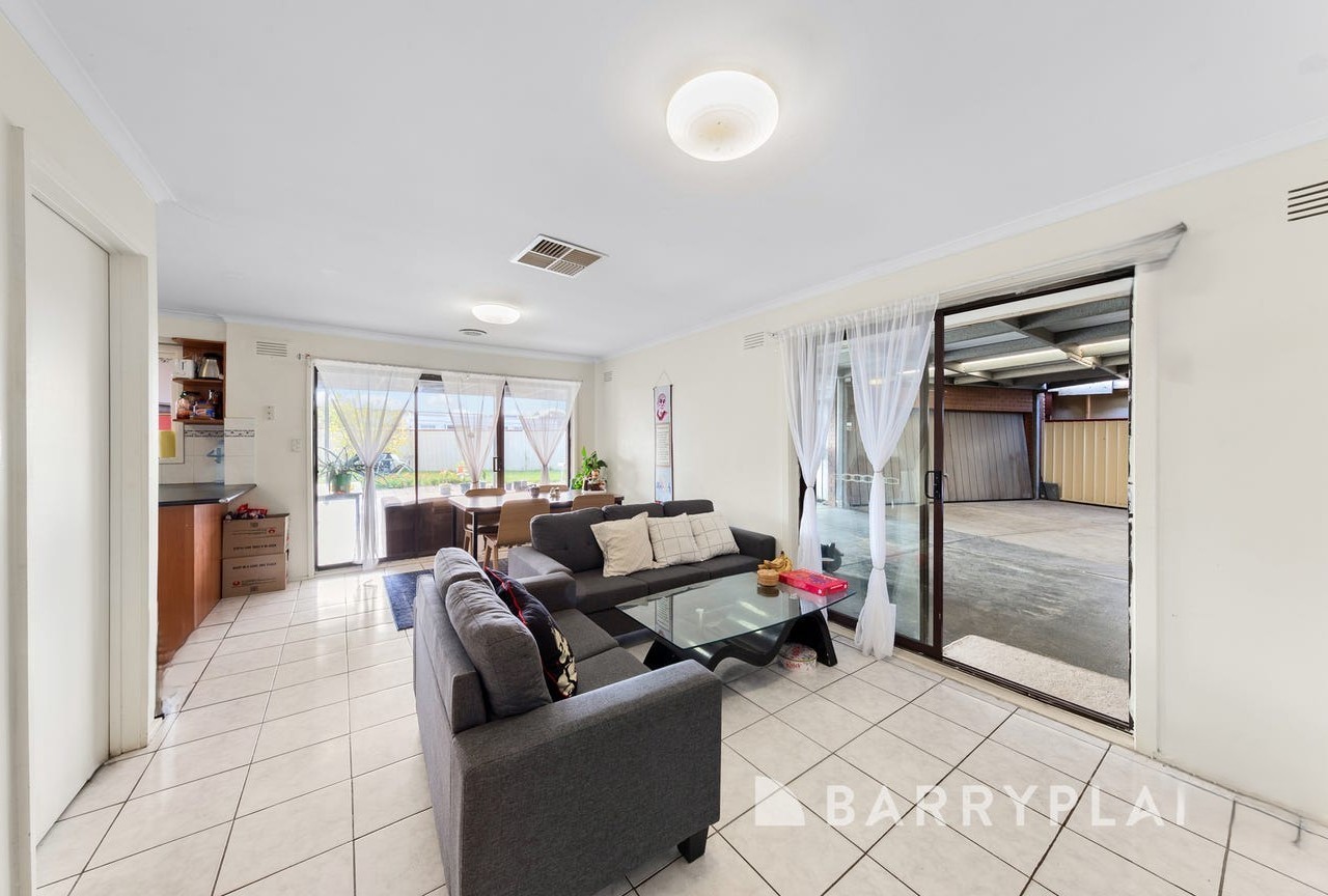 1 Toora Court, St Albans, VIC 3021, St Albans - Thumbnail 3