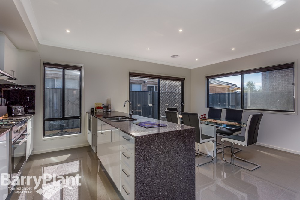 1 Victorking Court, Point Cook, VIC 3030, Point Cook - Thumbnail 3