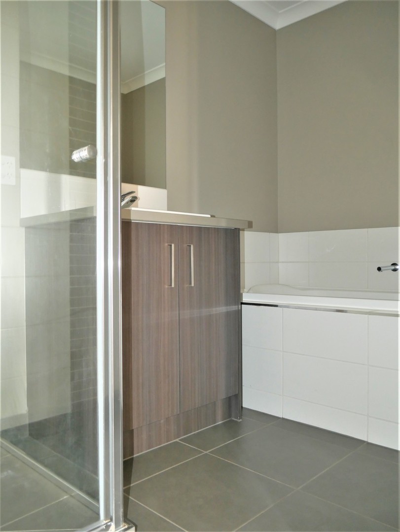 1 Violet Close, Rockbank, VIC 3335, Rockbank - Thumbnail 7