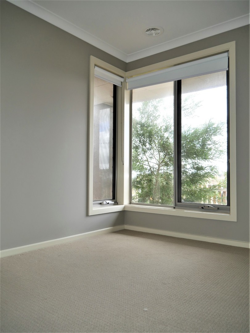 1 Violet Close, Rockbank, VIC 3335, Rockbank - Thumbnail 8