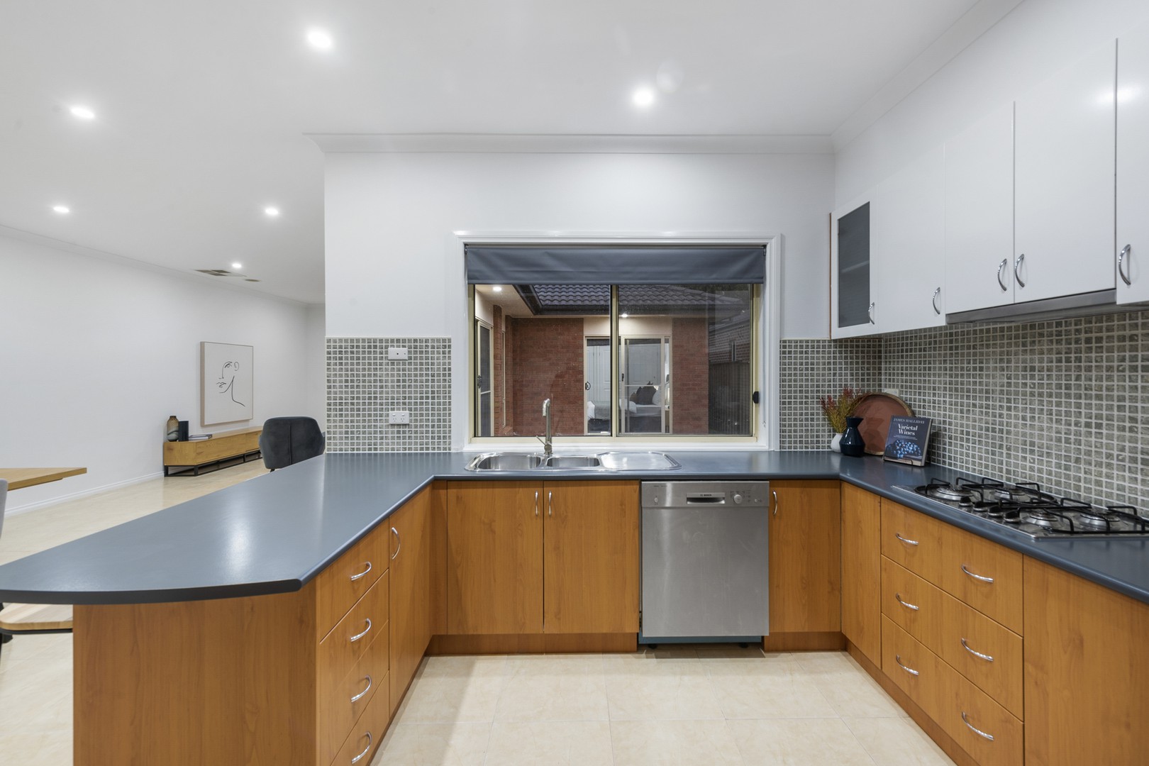 1 Waterside Drive, Burnside Heights, VIC 3023, Burnside Heights - Thumbnail 6