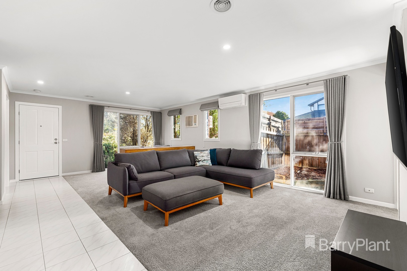 1 Whistler Walk, South Morang, VIC 3752, South Morang - Thumbnail 2